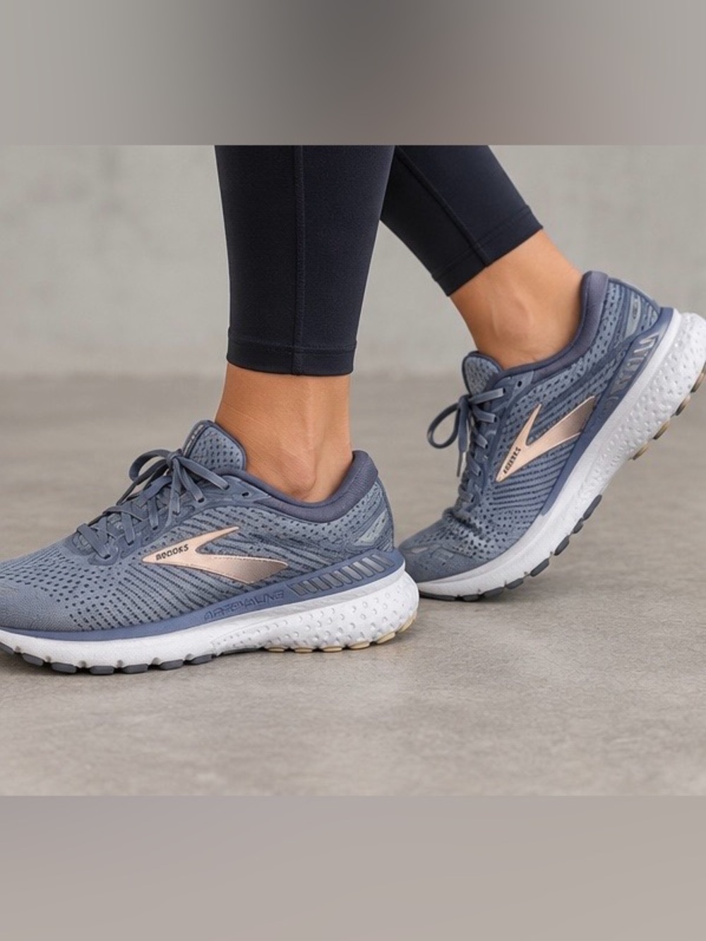 Brooks Adrenaline GTS 20 Women's 8B gray rose gold running shoes